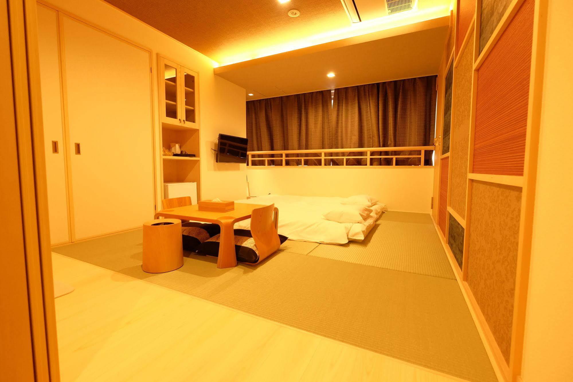 東心斎橋おおきにアパート Ookini Ryokan & Apartment Osaka Esterno foto