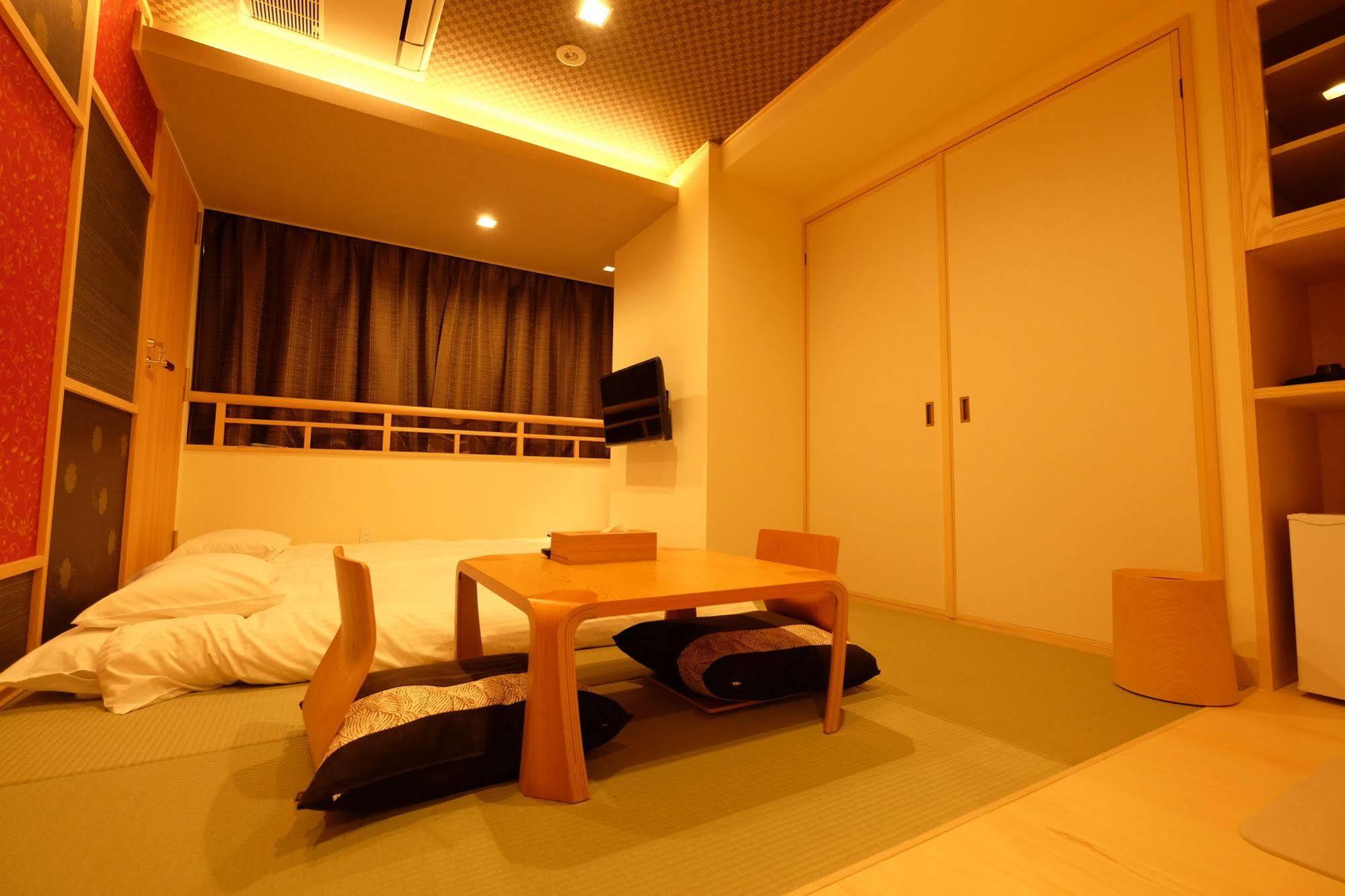東心斎橋おおきにアパート Ookini Ryokan & Apartment Osaka Esterno foto